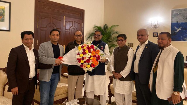 ওবায়দুল কাদেরের সঙ্গে বসুন্ধরা গ্রুপের চেয়ারম্যান-এমডির সৌজন্য সাক্ষাৎ